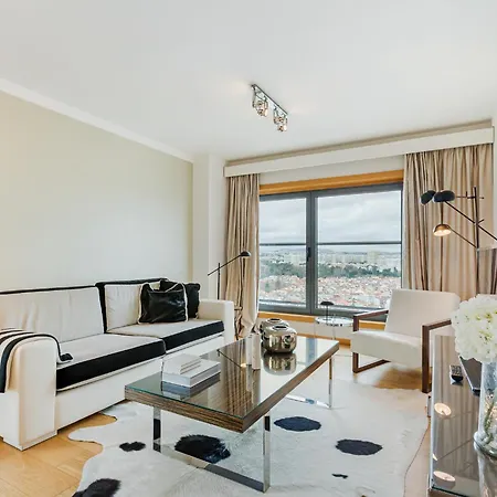 Fm Parque Nacoes * Lizbona