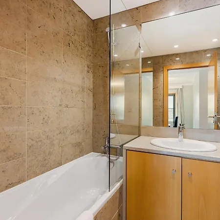 Fm Parque Nacoes * Lisbon