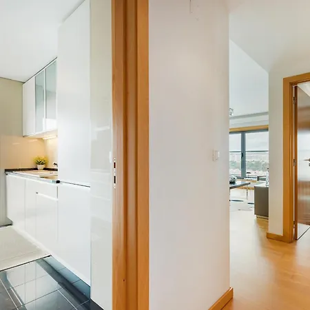 Fm Parque Nacoes Lissabon